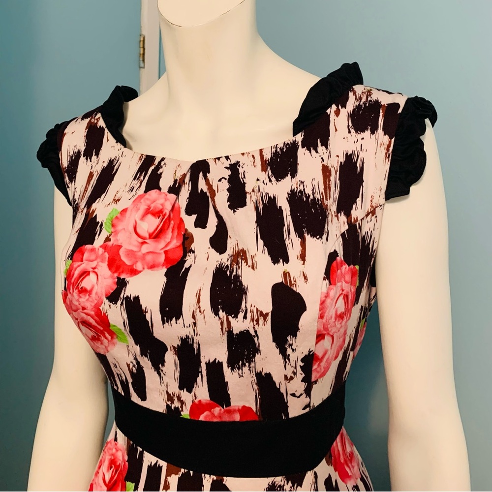 Retro Swing Dress With Roses - Picture 2 of 9